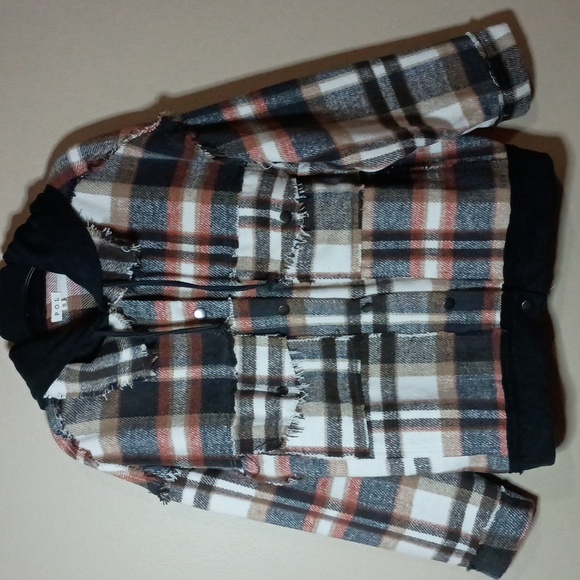 POL Black Multi Soft Brushed Fleece Snap Front Plaid Hoodie Shacket - Picture 4 of 7